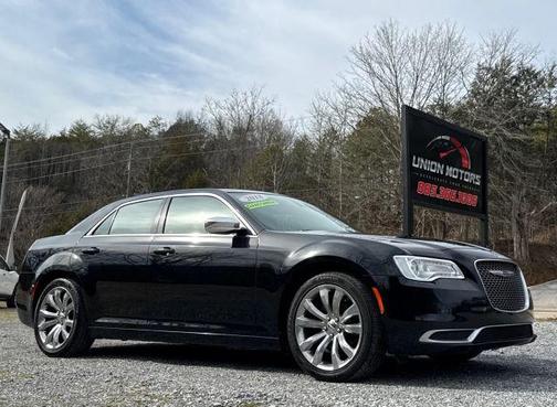 2018 Chrysler 300 Touring