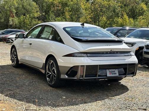 2025 Hyundai IONIQ 6 SEL