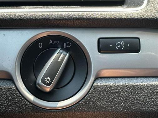 2015 Volkswagen Passat 1.8T S