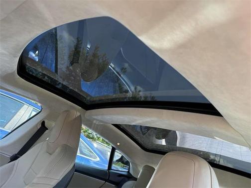 2016 Tesla Model S 90D