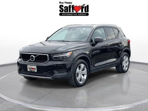2021 Volvo XC40 T4 Momentum