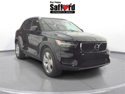 2021 Volvo XC40 T4 Momentum
