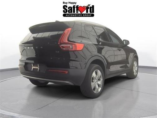 2021 Volvo XC40 T4 Momentum