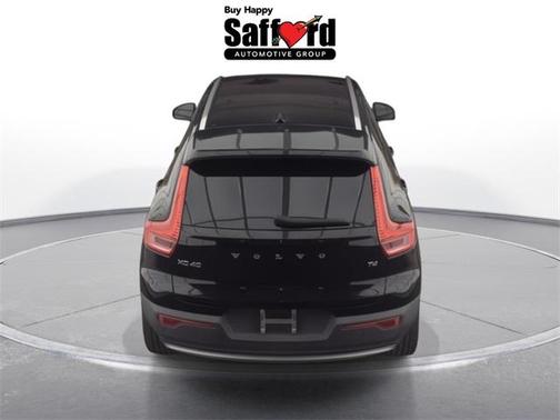 2021 Volvo XC40 T4 Momentum