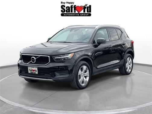 2021 Volvo XC40 T4 Momentum