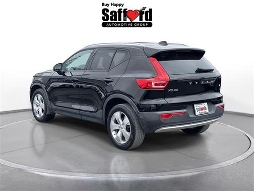 2021 Volvo XC40 T4 Momentum