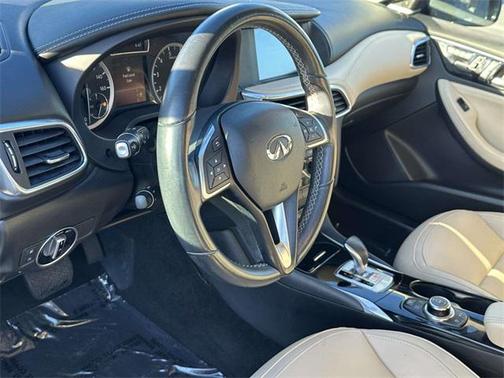 2018 INFINITI QX30 Premium