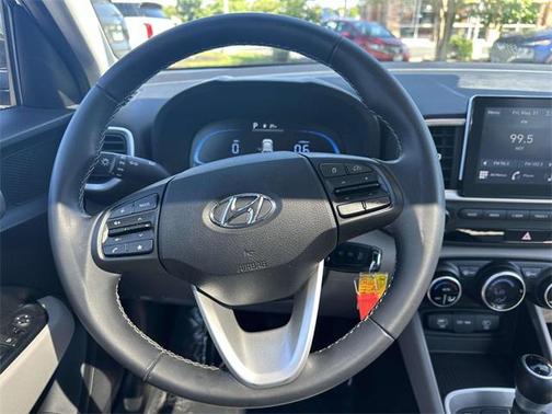 2023 Hyundai VENUE SEL