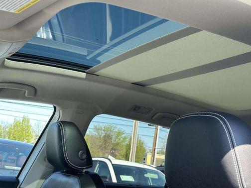 2023 Volkswagen Atlas 3.6L SEL Premium