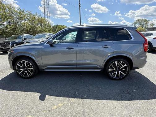 2020 Volvo XC90 T6 Momentum