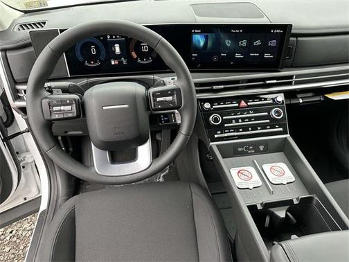2025 Hyundai SANTA FE SE