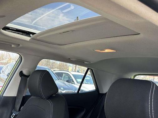 Green Apple 2023 Hyundai VENUE SEL