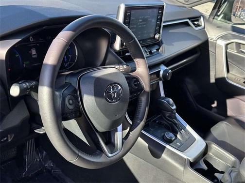 2020 Toyota RAV4 Hybrid SE