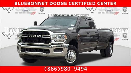 2022 RAM 3500 Tradesman Crew Cab 4x4 8 Box