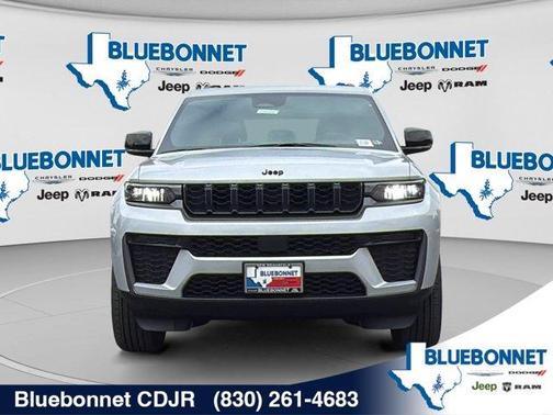 Silver Zynith 2026 Jeep Grand Cherokee Laredo