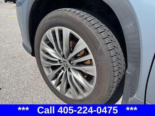 2021 Toyota Highlander Hybrid Platinum