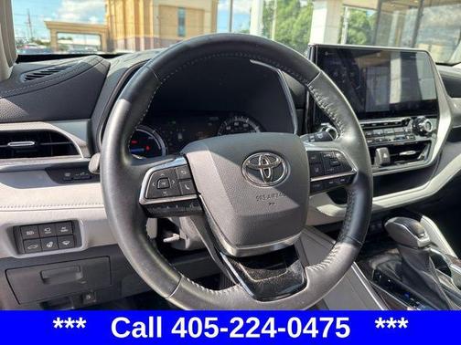 2021 Toyota Highlander Hybrid Platinum