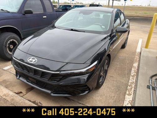 2025 Hyundai ELANTRA SEL