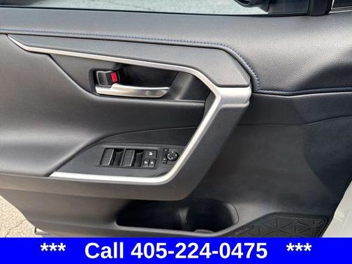 2020 Toyota RAV4 Hybrid SE