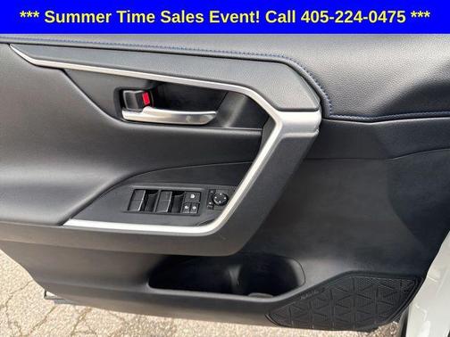 2020 Toyota RAV4 Hybrid SE