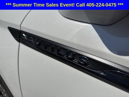 2022 Lincoln Nautilus Standard