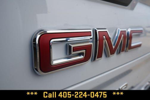 Summit White 2024 GMC Sierra 1500 AT4