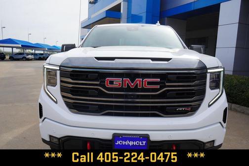 Summit White 2024 GMC Sierra 1500 AT4