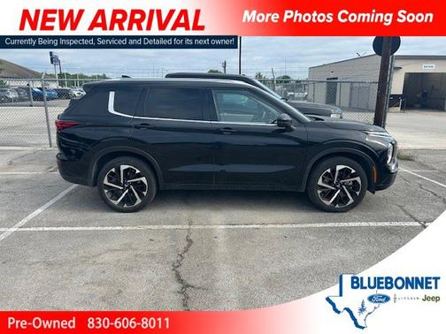 Black 2024 Mitsubishi Outlander SEL