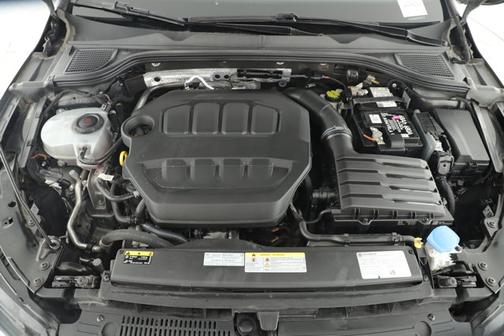 2022 Volkswagen Golf GTI 2.0T AUTOBAHN