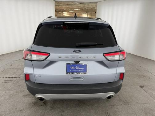 ICED BLUE SILVER METALLIC 2022 Ford Escape SE