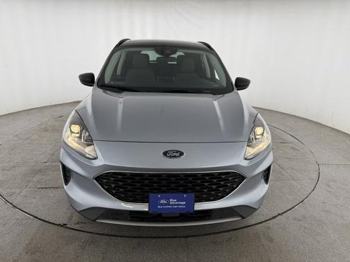 ICED BLUE SILVER METALLIC 2022 Ford Escape SE