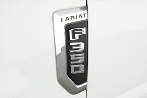 2022 Ford F-350 LARIAT SUPER DUTY