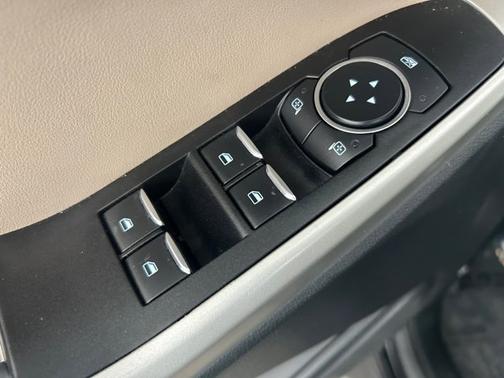 AGATE BLACK METALLIC 2021 Ford Explorer XLT