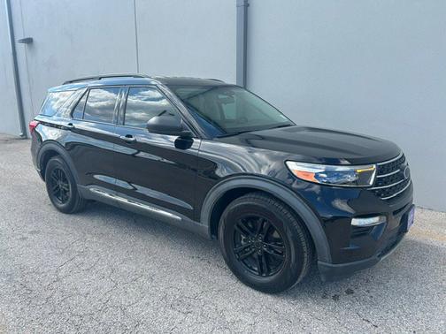 AGATE BLACK METALLIC 2021 Ford Explorer XLT