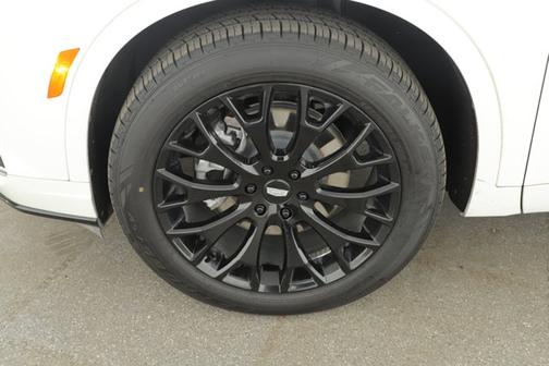 Crystal White Tricoat 2023 Cadillac XT6 LUXURY