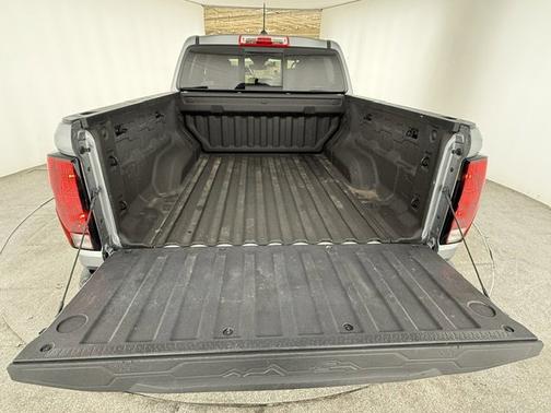 Sterling Gray Metallic 2024 Chevrolet Colorado WT