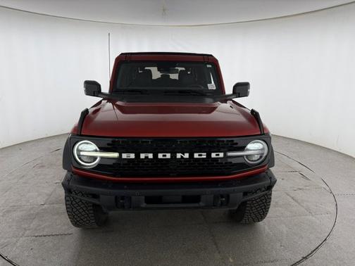 HOT PEPPER RED MET TINT CC 2024 Ford Bronco WILDTRAK