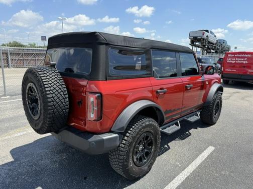 HOT PEPPER RED MET TINT CC 2024 Ford Bronco WILDTRAK