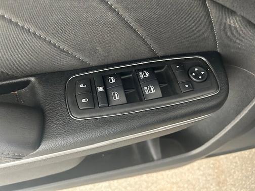 Pitch Black Clearcoat 2018 Dodge Charger GT