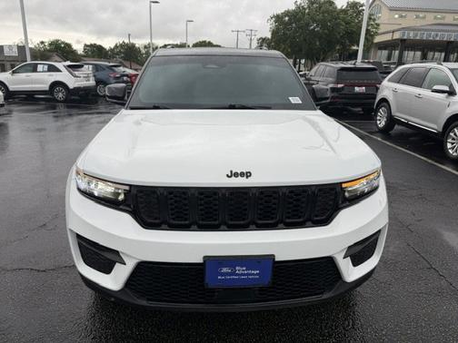 2023 Jeep Grand Cherokee LAREDO