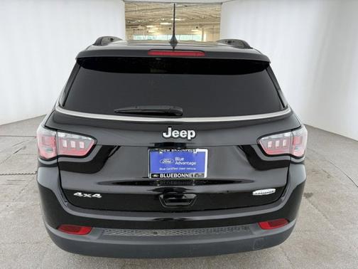 Diamond Black Crystal Pearlcoat 2023 Jeep Compass LATITUDE