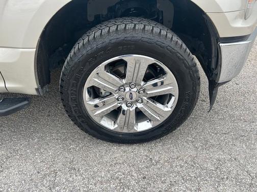 WHITE GOLD 2018 Ford F-150 XLT