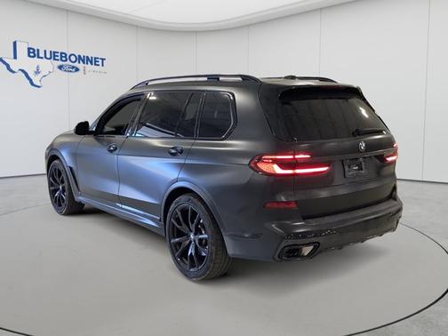 Black Sapphire Metallic 2023 BMW X7 XDRIVE40I