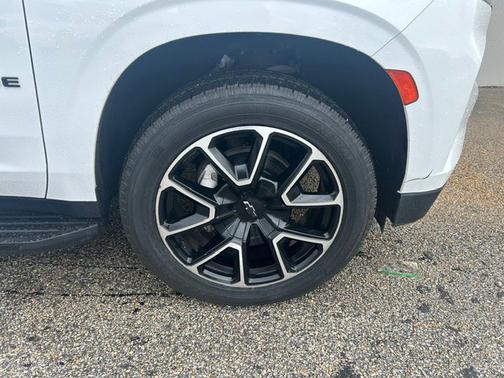 Summit White 2024 Chevrolet Tahoe RST