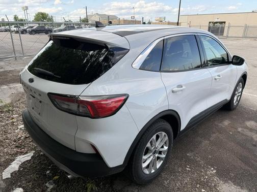 OXFORD WHITE 2021 Ford Escape SE