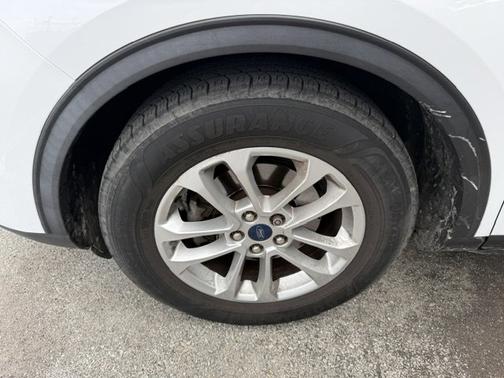 OXFORD WHITE 2021 Ford Escape SE
