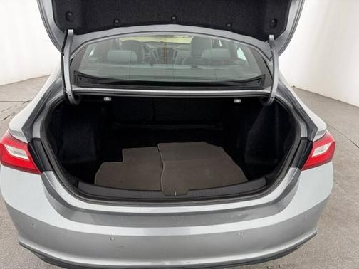 Sterling Gray Metallic 2024 Chevrolet Malibu LT W/1LT