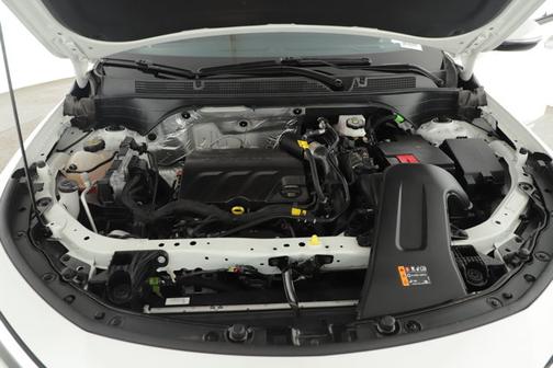 White Frost Tri-Coat 2025 Buick Envista AVENIR