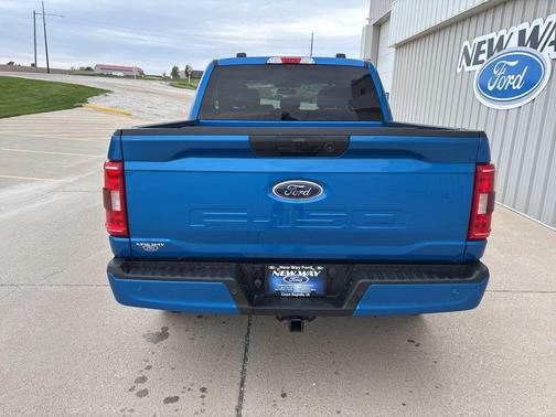 Blue Metallic 2021 Ford F-150 XLT