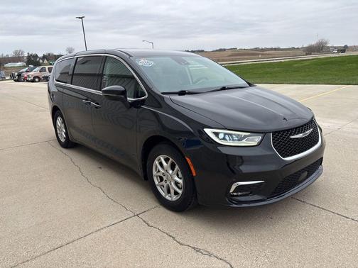 2023 Chrysler Pacifica Touring-L